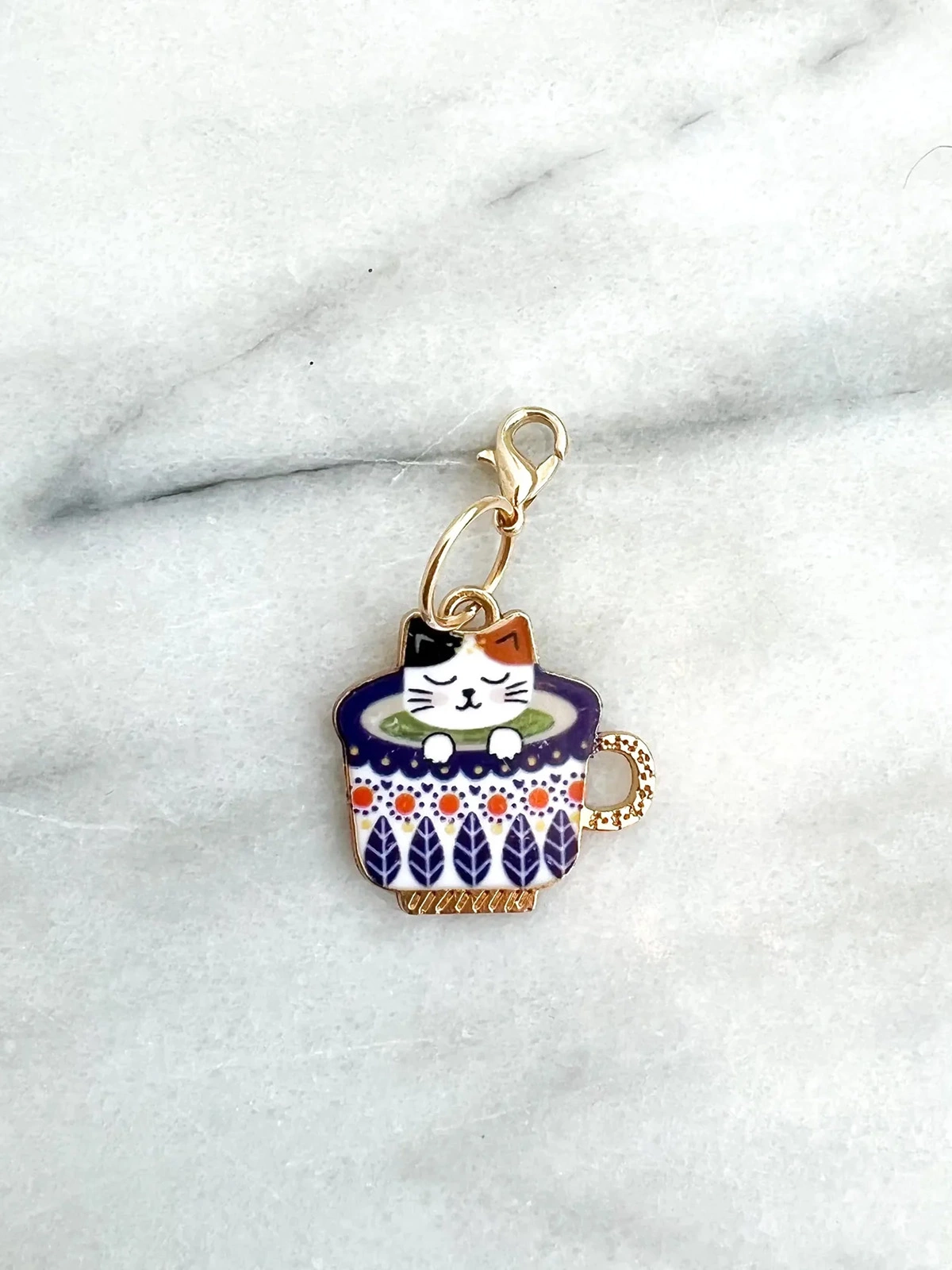 KNITS Stitch Marker Cat in a cup Pattern