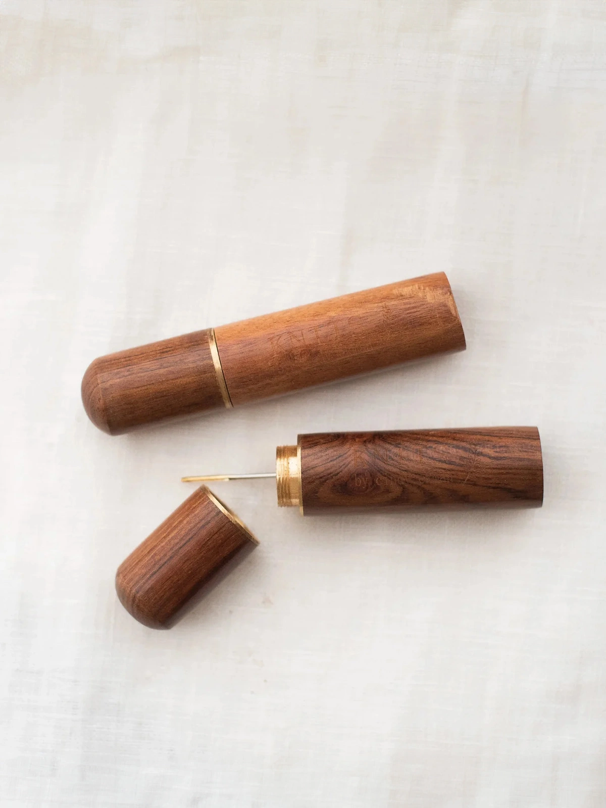 KNITS Wooden needle tube