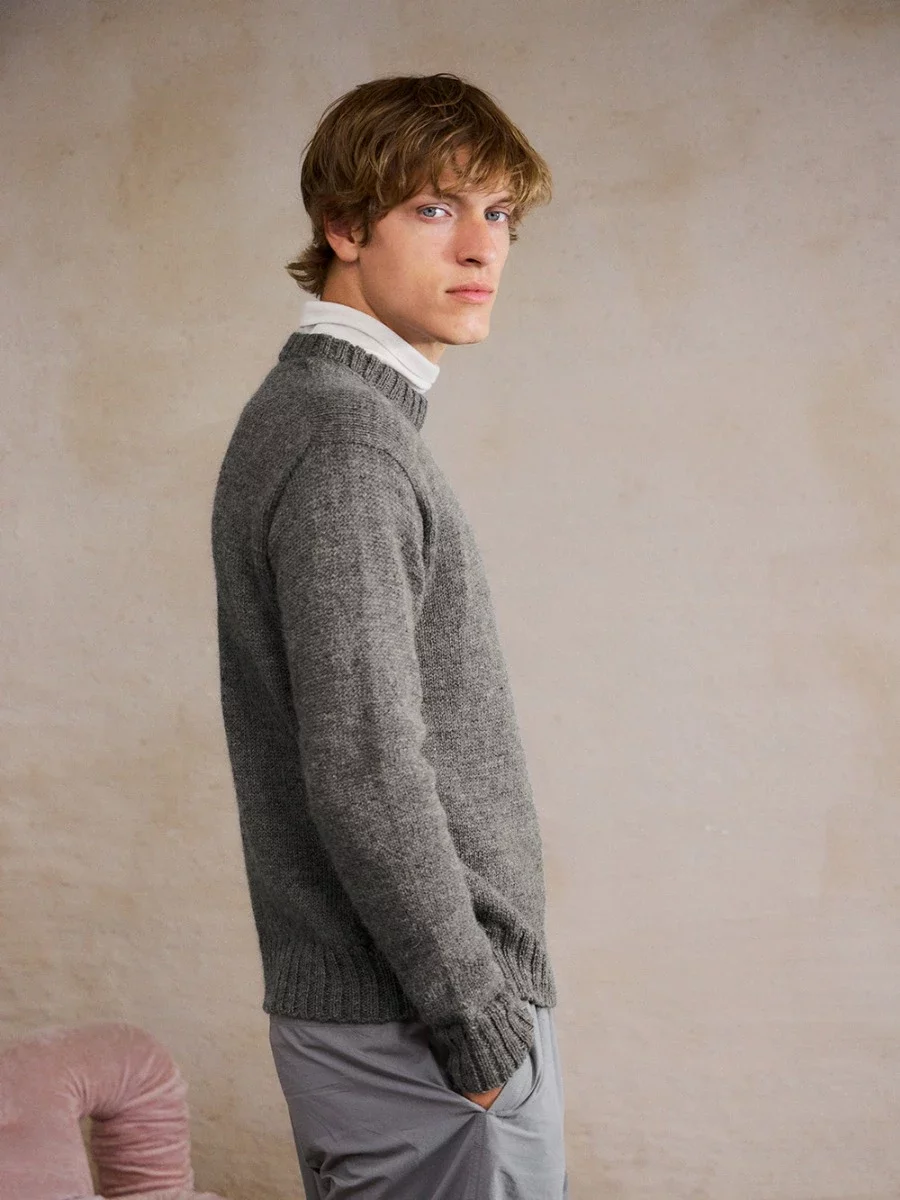 Sandnes 2412-5 Mr. Brendan Sweater Man english