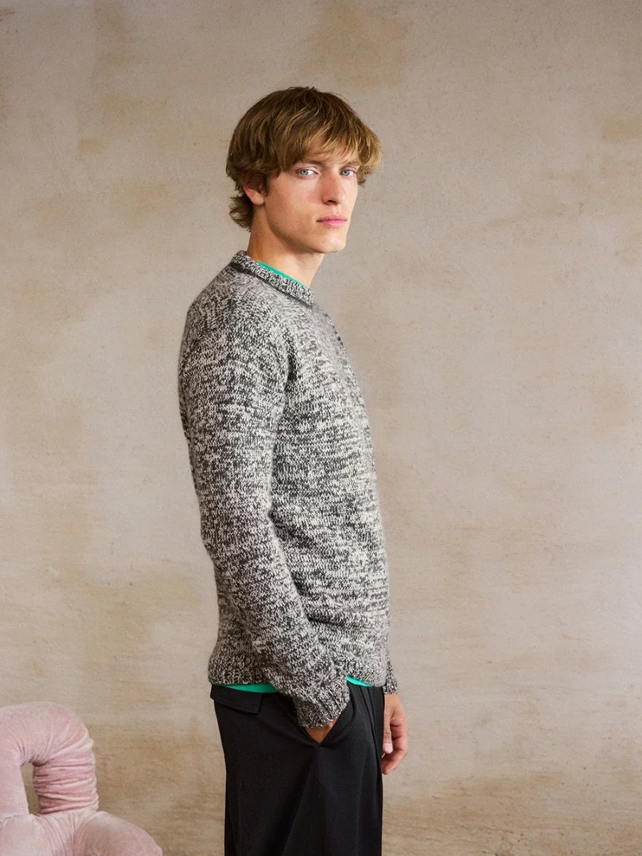 Sandnes 2412-7 Mr. Harvey Sweater Man englanti