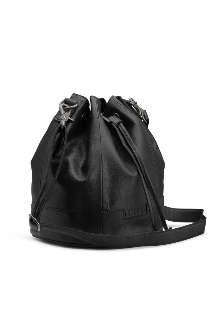 Muud Donna Black