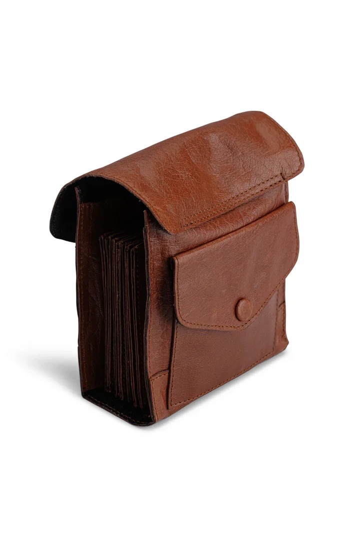 Muud Betina Rich Brown puikkokotelo