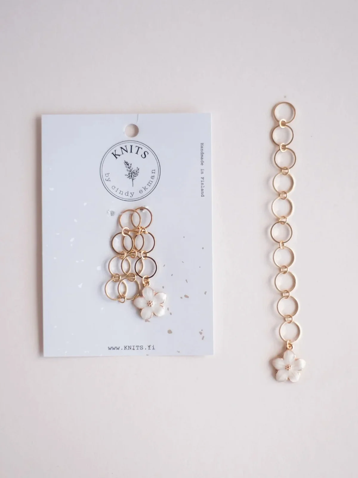 KNITS Row Counter White Lily