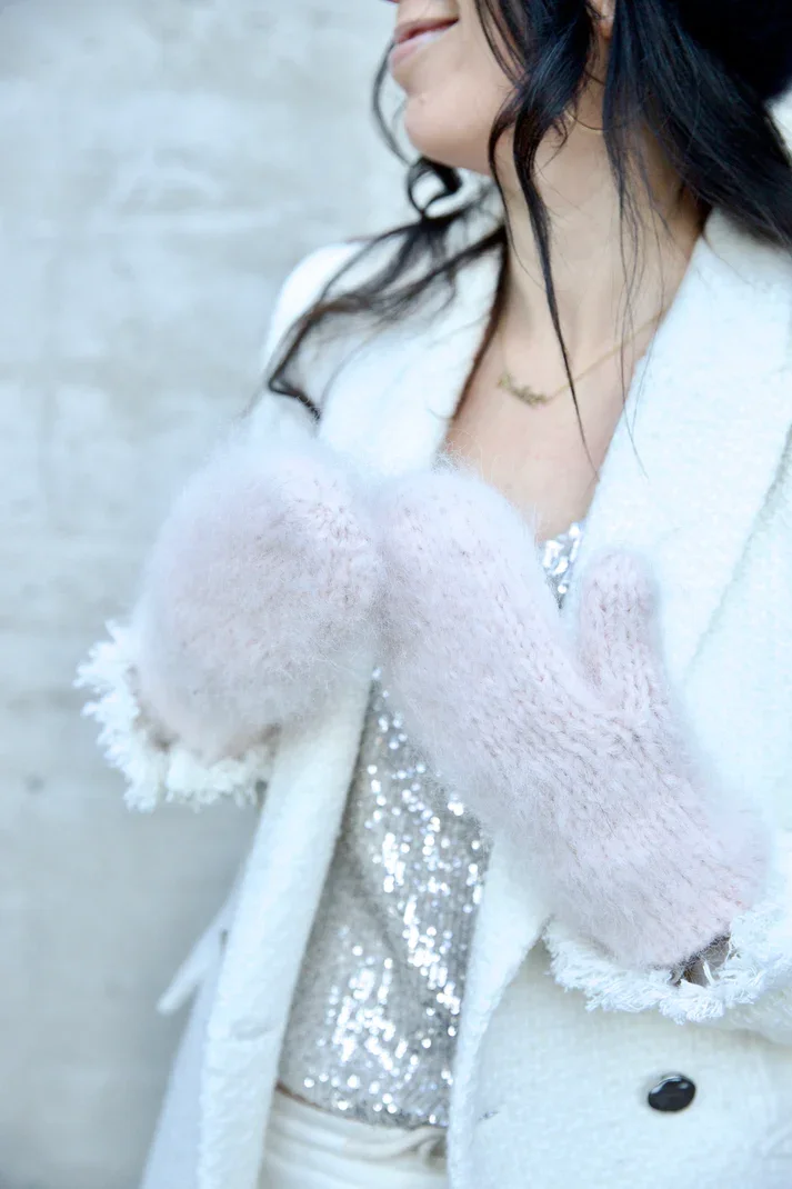 Leeni Hoimela - Fredag Hat and Mittens Pattern Finnish