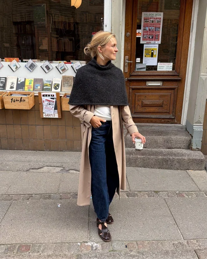 Petiteknit Ivy Cape poncho neuleohje