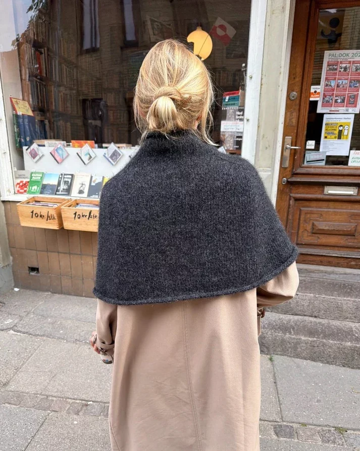 Petiteknit Ivy Cape poncho neuleohje