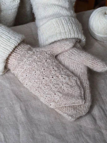 ensilumi_mittens_pattern-064d374a075529.jpg