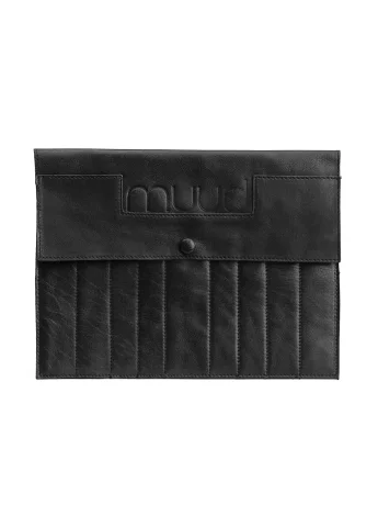 muud_oslo_xl_black_needle_case-06571ce0cdcc50.jpg