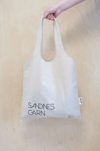 sandnes_garn_canvas_bag_with_logo-065c225b416fd3.webp