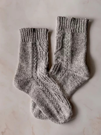 Syyskukkia Socks Free pattern