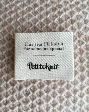 PetiteKnit kangasmerkki "This year I'll knit it for someone special"