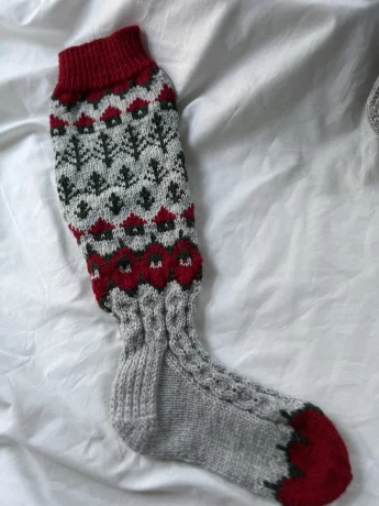 piilopirtti-socks-kit-seasonal-06729ca88dbb2a.jpg