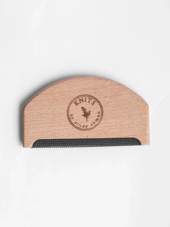 knits-lint-remover-comb-0685d4c697d084.jpg