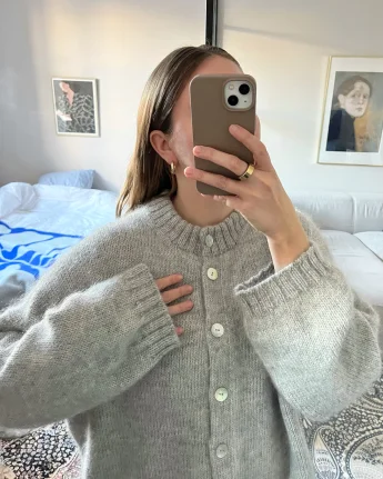 Knitters & Friends neuleohje Hanni Cardigan englanti