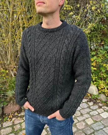 Moby Sweater Man Neuleohje suomi