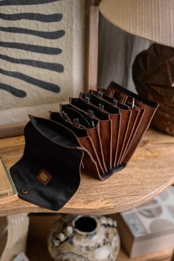 Muud Betina Rich Brown puikkokotelo