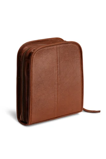 muud-voss-rich-brown-needle-case-0697b57d591408.jpg