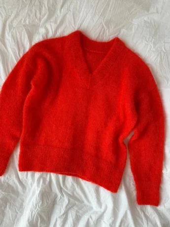 stockholm-sweater-v-neck-pattern-finnish-069e88ae6ecdd5.jpg