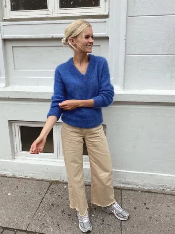 stockholm-sweater-v-neck-pattern-finnish-069e88ae84fcf1.jpg