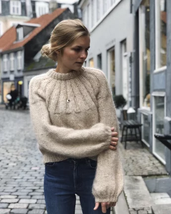 sunday-sweater-pattern-06a5886b892310.jpg