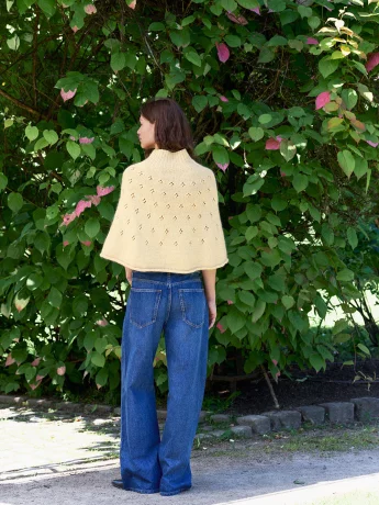 sandnes-2606-02-diy-elodie-poncho-pattern-finnish-06a86f4d01d337.jpg
