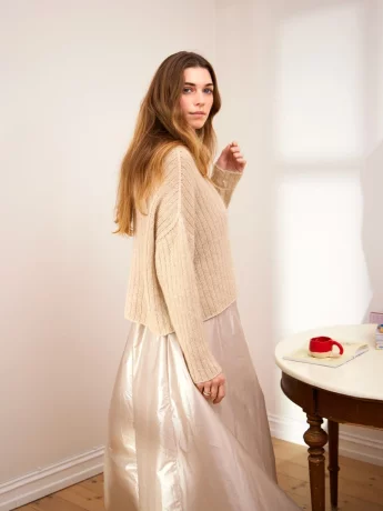 2403-4-hilda-sweater-pattern-06aa7b37628a6a.webp