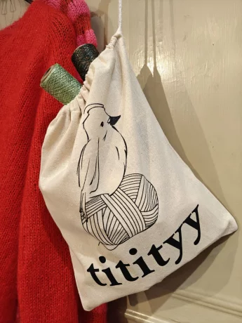 titityy-cotton-knitting-bag-06ab5170584d6a.jpeg
