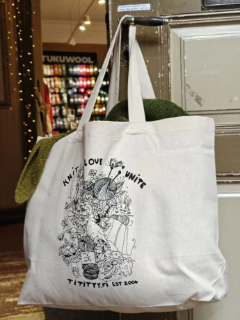 titityy-20th-anniversary-tote-set-06ab51ab35aca2.jpeg