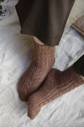 52-weeks-of-one-skein-knits-06abb6a181e322.jpg