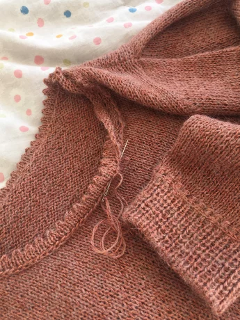 isager-cherry-pattern-english-06ac62458204d7.jpg